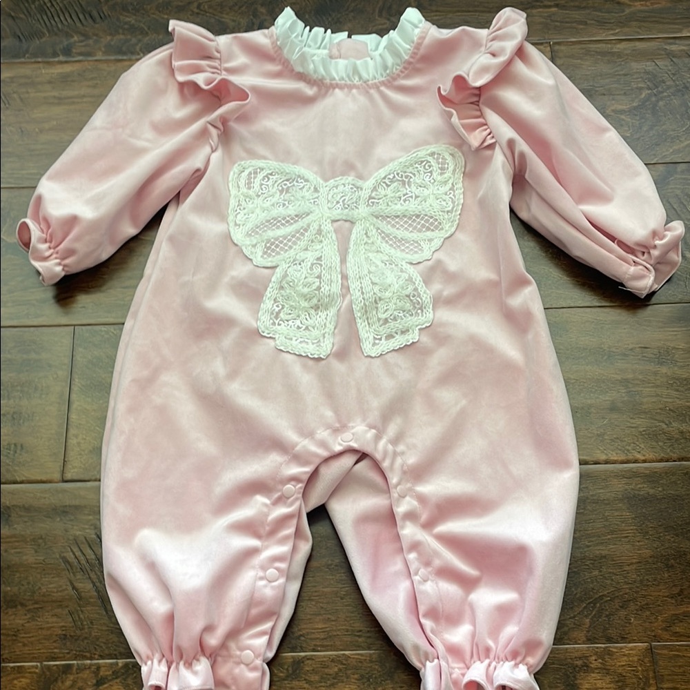 SHEIN Soft Pink Baby Romper